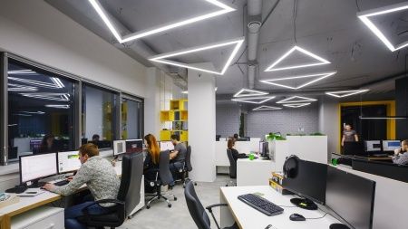 Подвесной профильный светильник треугольник белый SILED TRIGON-PROF 1490х1290х50х70 (103 Вт) Подвесной профильный светильник треугольник белый SILED TRIGON-PROF 1490х1290х50х70 (103 Вт)