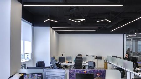 Подвесной профильный светильник треугольник белый SILED TRIGON-PROF 550х480х50х70 (39 Вт) Подвесной профильный светильник треугольник белый SILED TRIGON-PROF 550х480х50х70 (39 Вт)