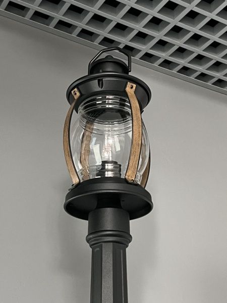 Светильник садово-парковый "Варна", G3960-1, 1* Е27  1*60W  IP44 h=2.45m, black+ wood. Светильник садово-парковый "Варна", G3960-1, 1* Е27  1*60W  IP44 h=2.45m, black+ wood.
