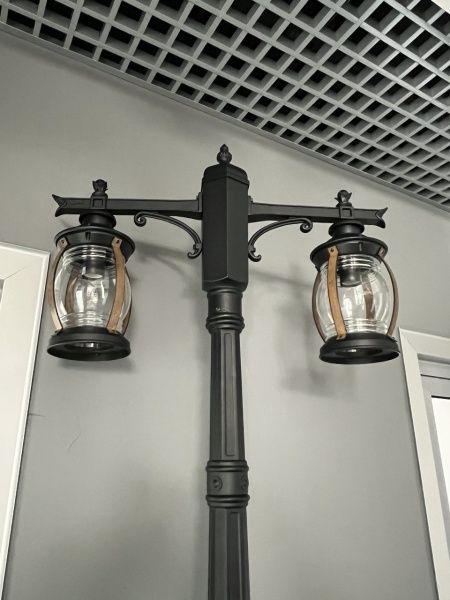Светильник садово-парковый "Варна", G3960-2, 2*Е27  2*60W  IP44  h=2.51m, black+ wood Светильник садово-парковый "Варна", G3960-2, 2*Е27  2*60W  IP44  h=2.51m, black+ wood