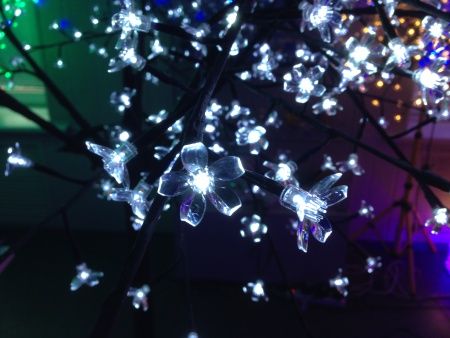 Светодиодное дерево Сакура D6202 600 LED теплый белый