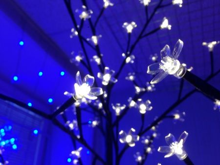 Светодиодное дерево Сакура D6202 600 LED теплый белый