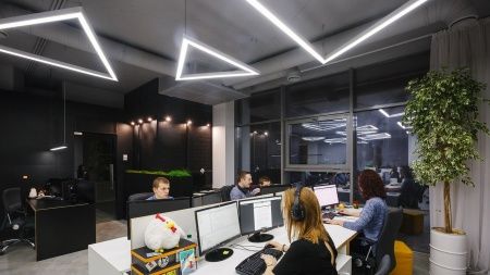 Подвесной профильный светильник треугольник белый SILED TRIGON-PROF 550х480х50х70 (39 Вт) Подвесной профильный светильник треугольник белый SILED TRIGON-PROF 550х480х50х70 (39 Вт)