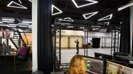 Подвесной профильный светильник треугольник белый SILED TRIGON-PROF 1490х1290х50х70 (103 Вт) Подвесной профильный светильник треугольник белый SILED TRIGON-PROF 1490х1290х50х70 (103 Вт)