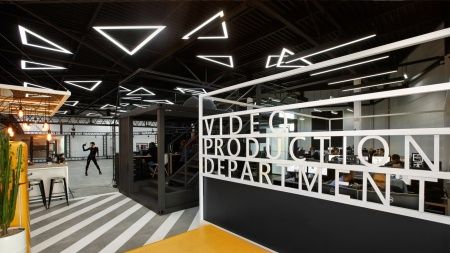 Подвесной профильный светильник треугольник черный SILED TRIGON-PROF 550х480х50х70 (39 Вт) Подвесной профильный светильник треугольник черный SILED TRIGON-PROF 550х480х50х70 (39 Вт)